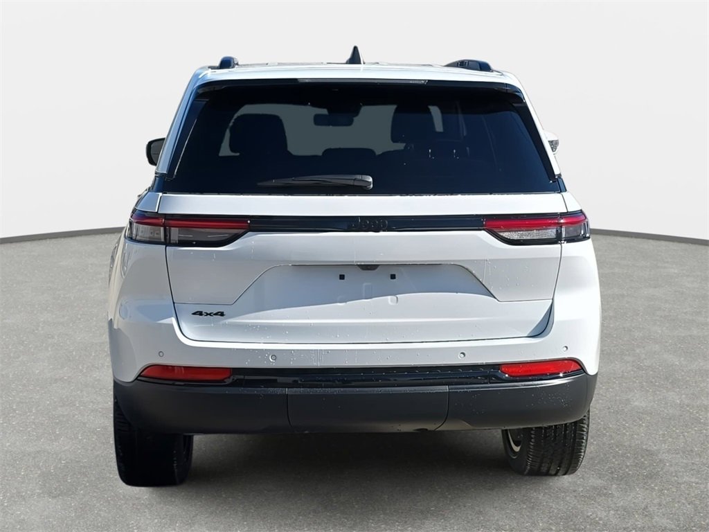 New 2025 Jeep Grand Cherokee Altitude image 6