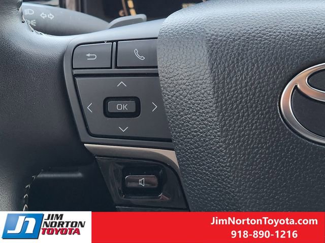 Used 2025 Toyota Camry SE image 29