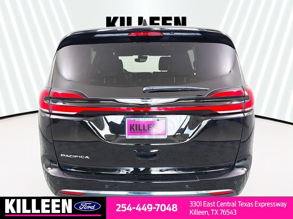 Used 2025 Chrysler Pacifica Select FWD image 7