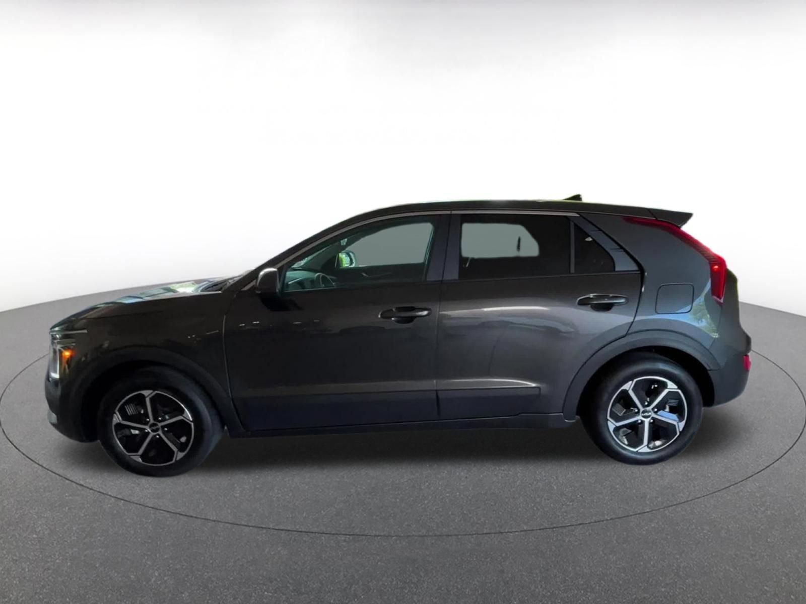 Used 2026 Kia Niro LX FWD image 9