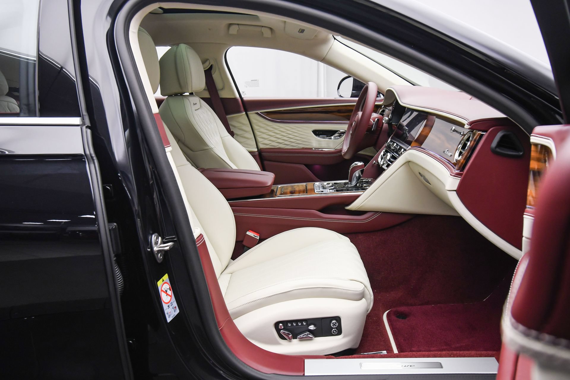 New 2026 Bentley Flying Spur Plug-In Hybrid AWD/4WD image 46