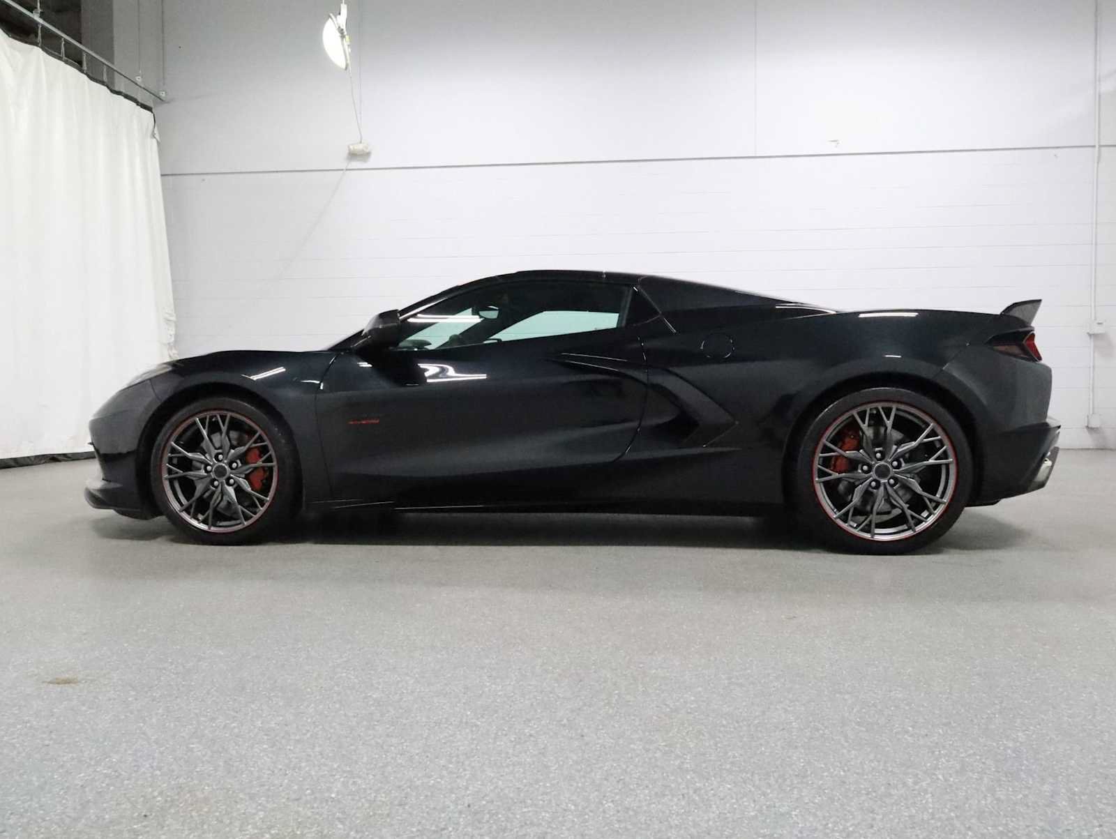 Used 2023 Chevrolet Corvette Stingray Premium Conv w/ Z51 Performance Package RWD image 2