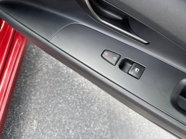 Used 2025 Hyundai Elantra Sport FWD image 30