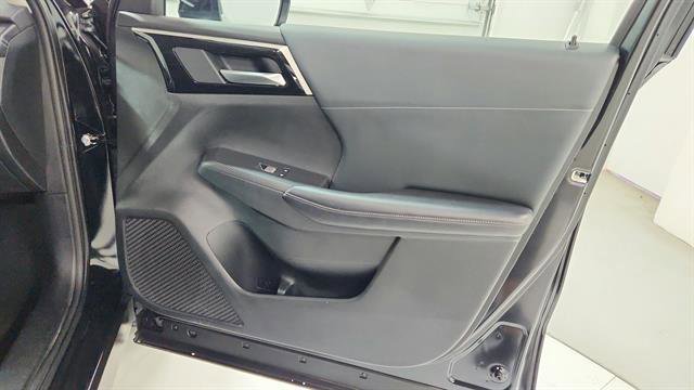 Used 2024 Mitsubishi Outlander SE image 27