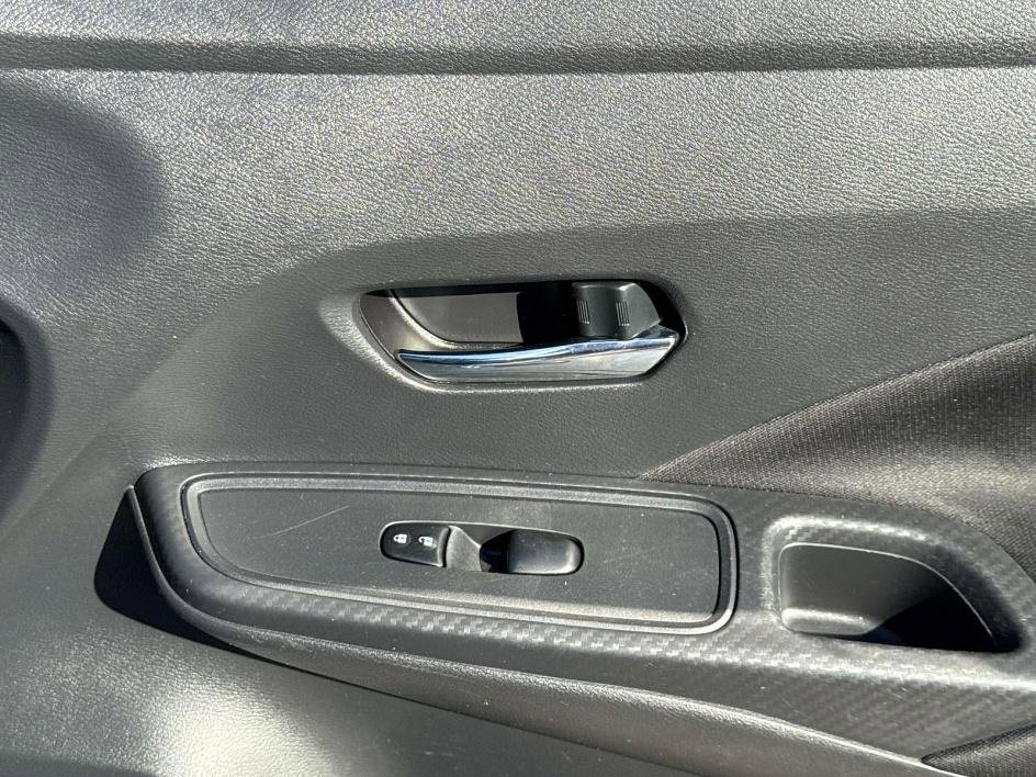 Used 2021 Nissan Versa SV image 16