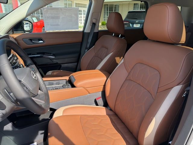 New 2026 Nissan Pathfinder Platinum AWD/4WD image 9