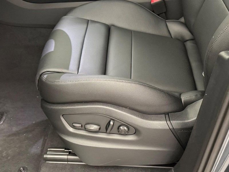 New 2026 Porsche Cayenne AWD/4WD image 24