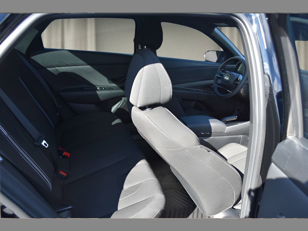 Used 2026 Hyundai Elantra Sport image 14