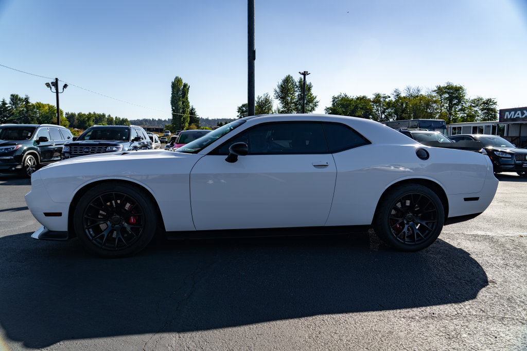 Used 2014 Dodge Challenger SRT8 Core w/ Satin Vapor Edition RWD image 13
