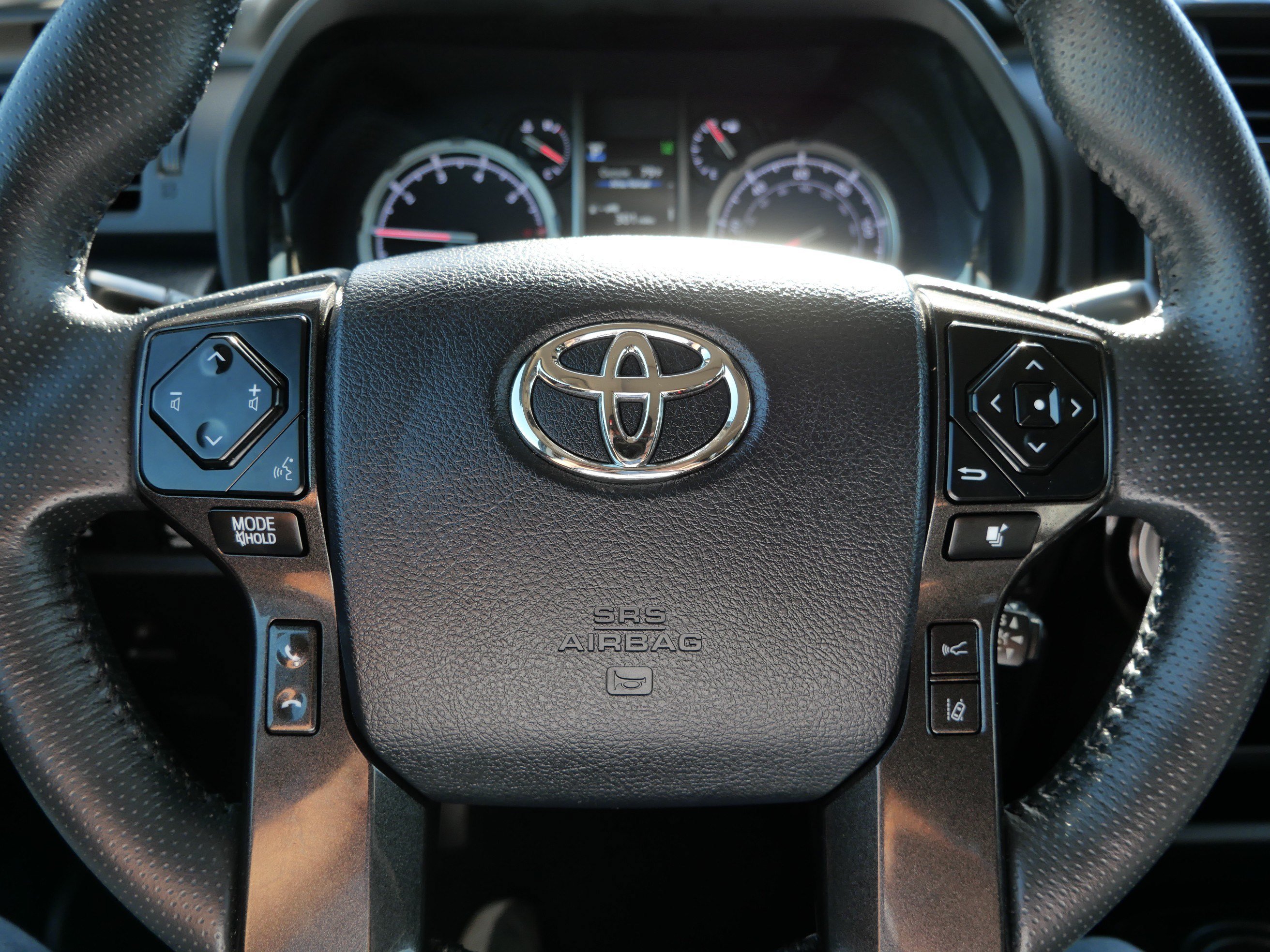 Used 2022 Toyota 4Runner TRD Off-Road Premium AWD/4WD image 26