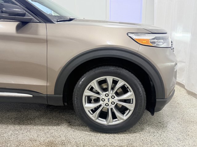 Used 2021 Ford Explorer Limited w/ Equipment Group 301A AWD/4WD image 32