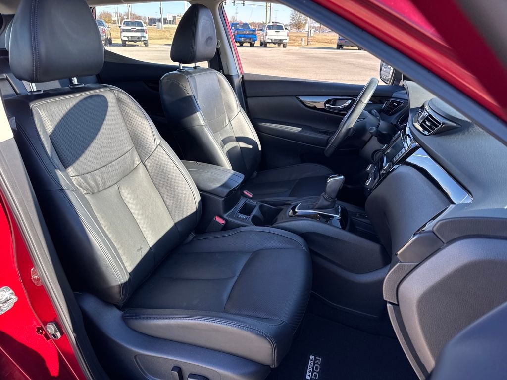 Used 2022 Nissan Rogue Sport SL w/ Premium Package image 14