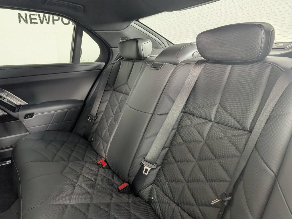 New 2026 BMW 740i xDrive AWD/4WD image 15