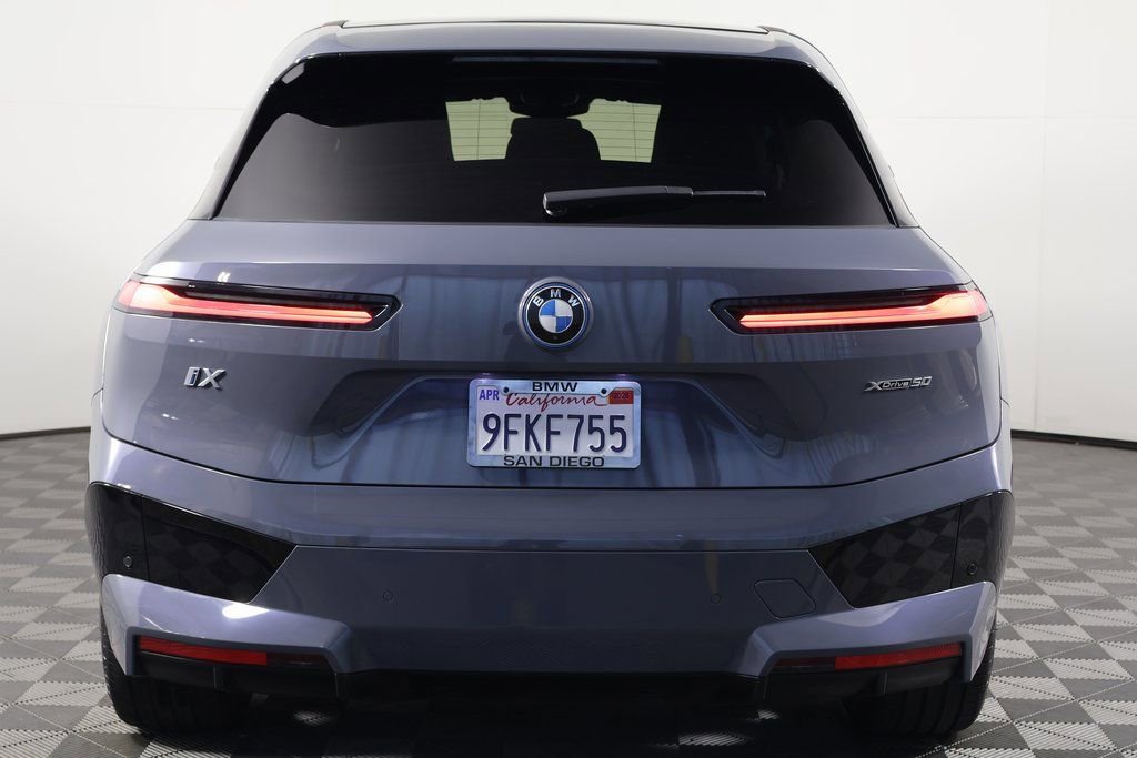 Used 2023 BMW iX xDrive50 w/ Premium Package AWD/4WD image 5