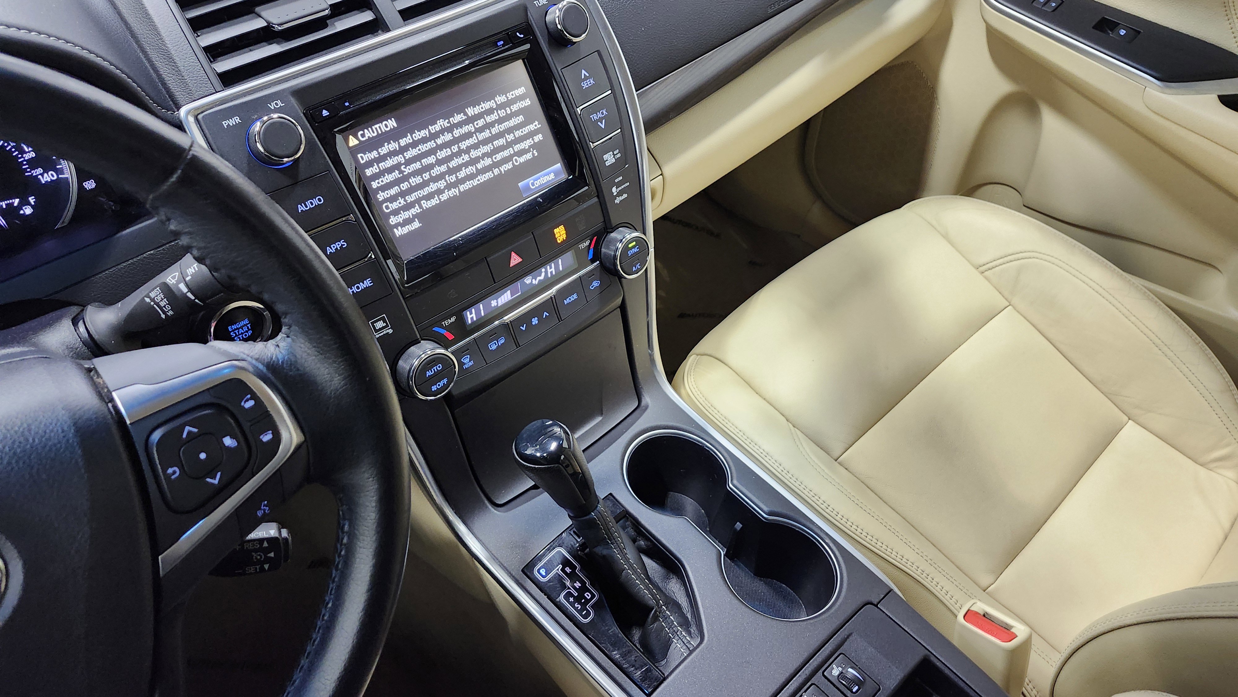 Used 2015 Toyota Camry XLE image 29