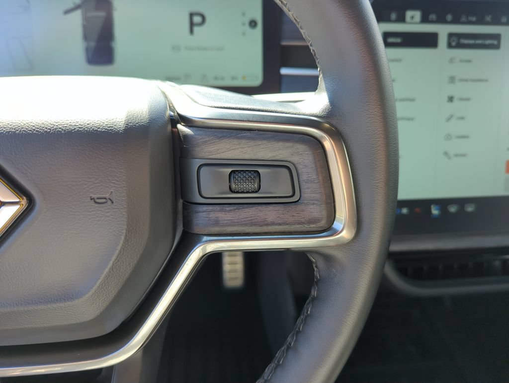 Used 2024 Rivian R1S Adventure Dual AWD/4WD image 21