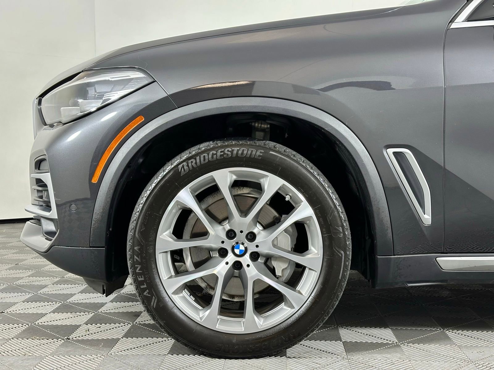 Used 2023 BMW X5 xDrive40i w/ Premium Package image 8