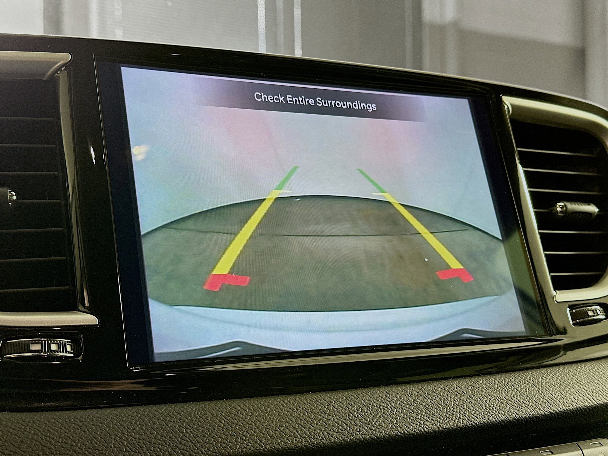 Used 2024 Chrysler Pacifica Touring-L image 22