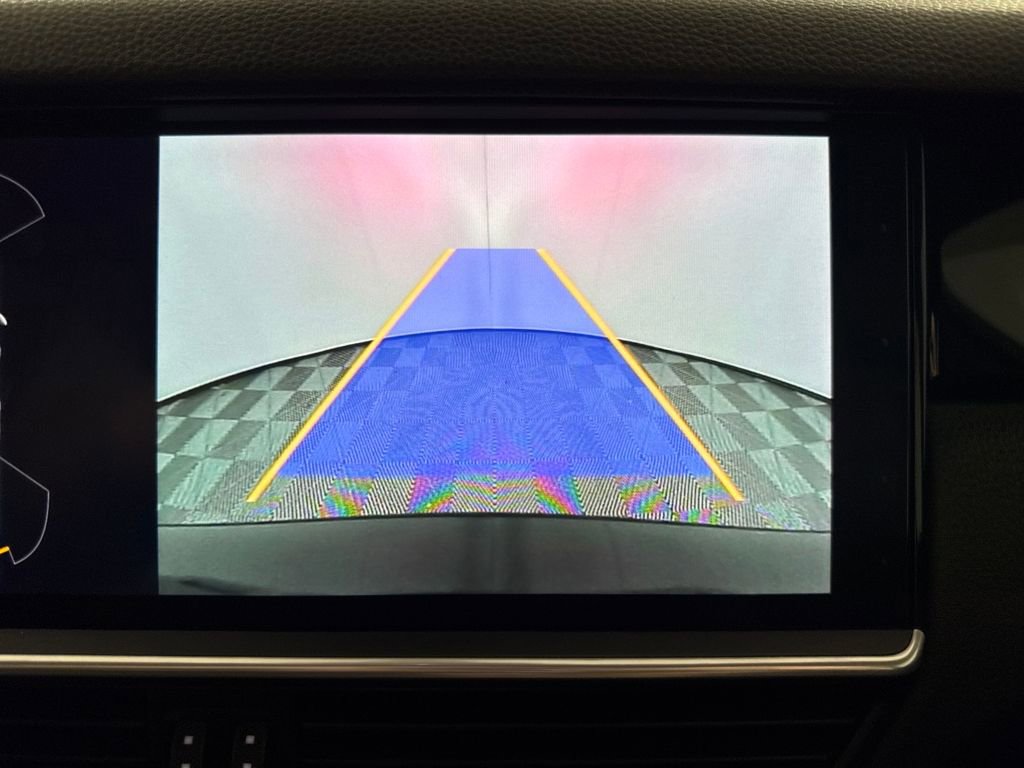 Used 2020 Porsche Cayenne Base image 17