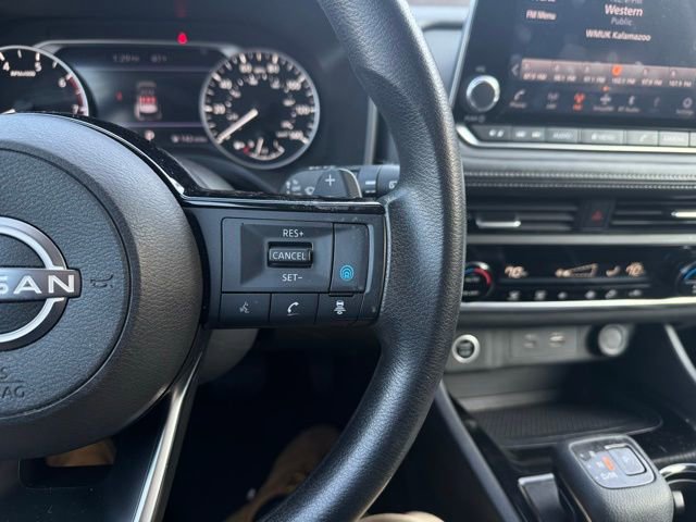 Used 2023 Nissan Rogue SV image 25