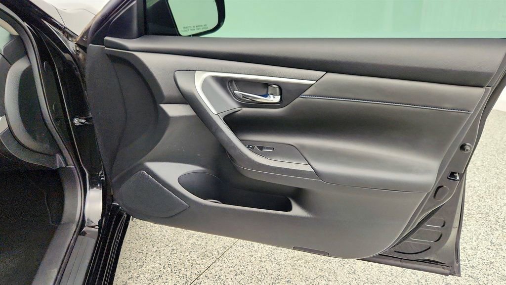 Used 2017 Nissan Altima 2.5 SR w/ Midnight Edition Package image 24