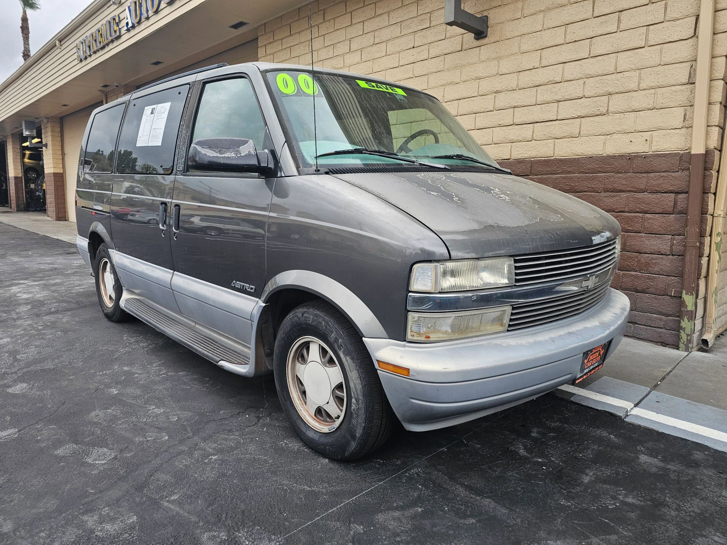 Used 2000 Chevrolet Astro Passenger image 6