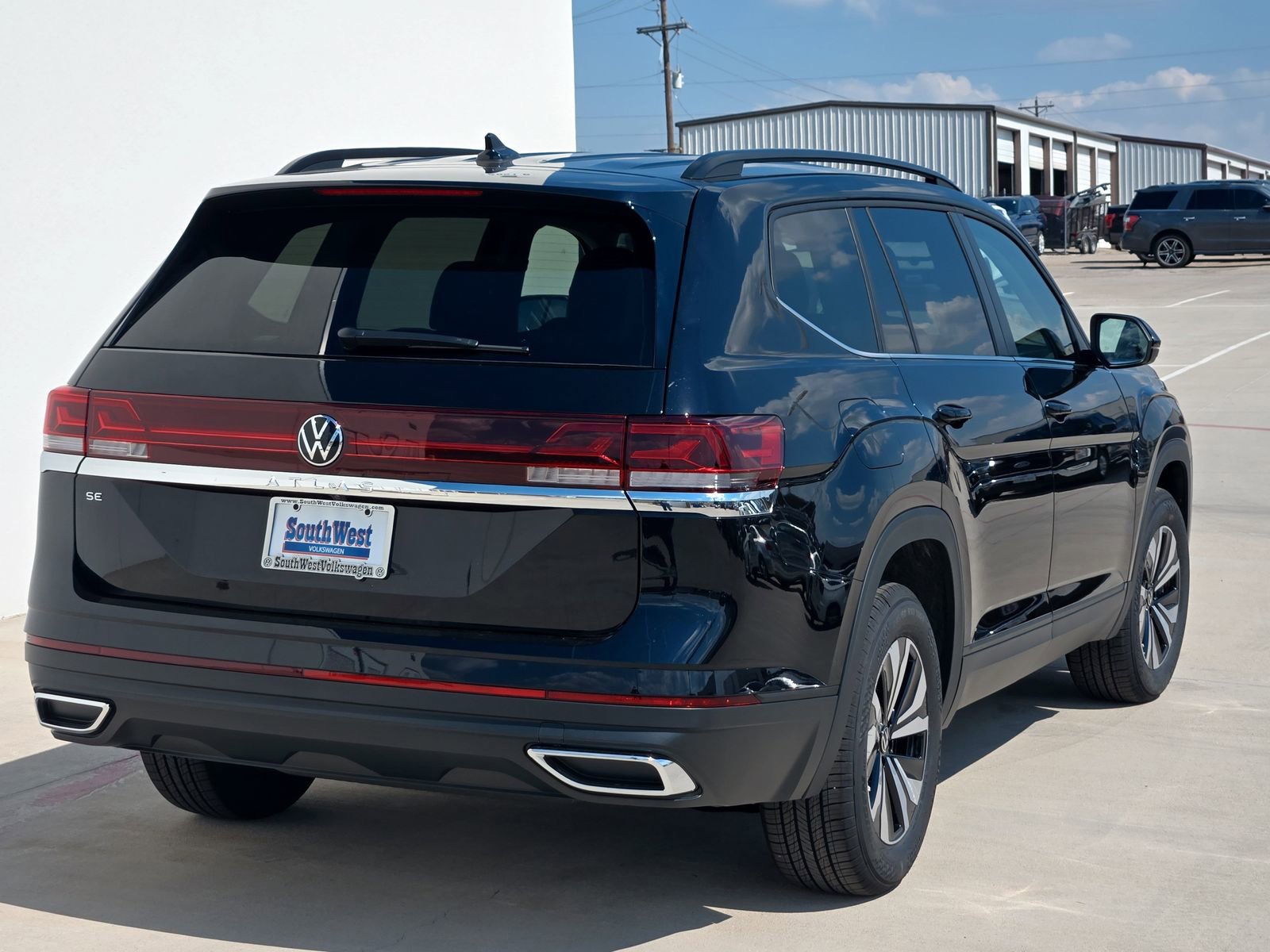 New 2026 Volkswagen Atlas SE image 5