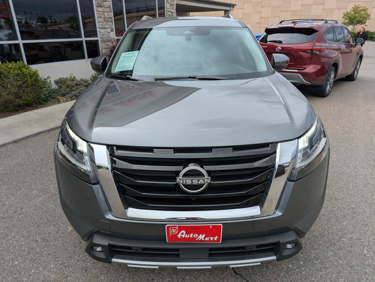 Used 2022 Nissan Pathfinder SL AWD/4WD image 7