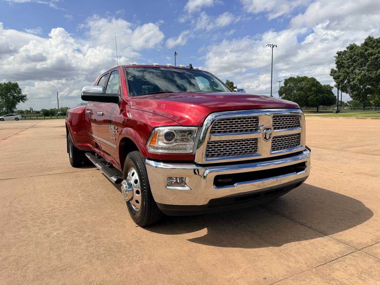 Used 2014 RAM 3500 Laramie RWD image 34