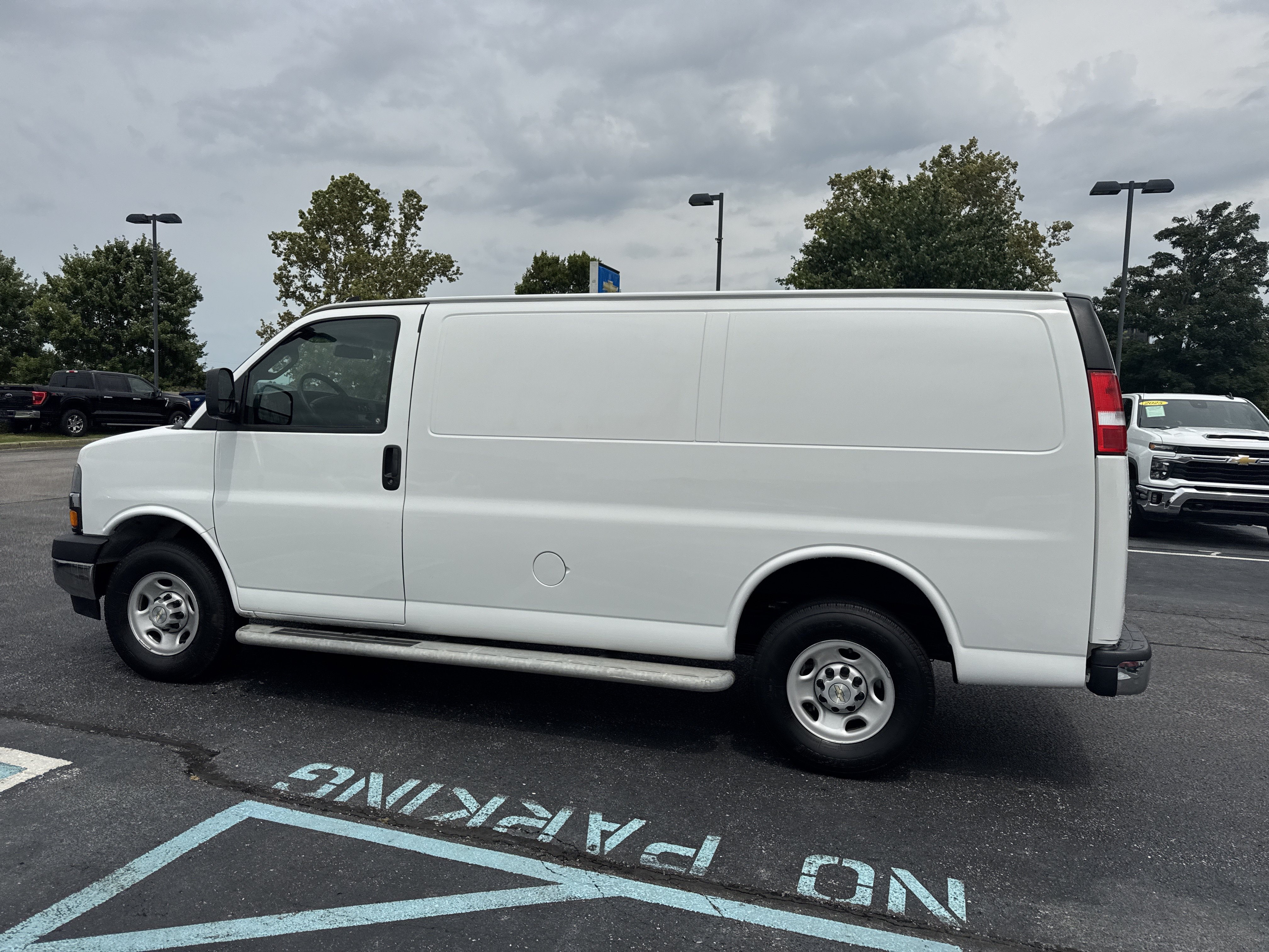 Used 2024 Chevrolet Express 2500 w/ Driver Convenience Package RWD image 14