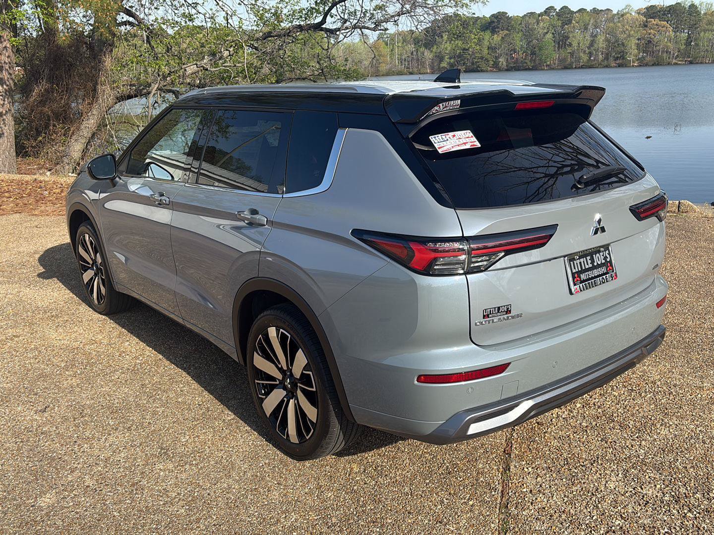 New 2026 Mitsubishi Outlander SEL FWD image 9