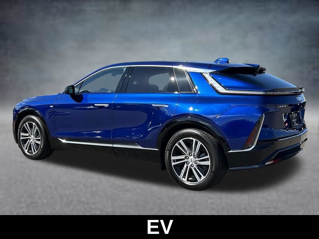 Used 2024 Cadillac Lyriq Luxury RWD image 3