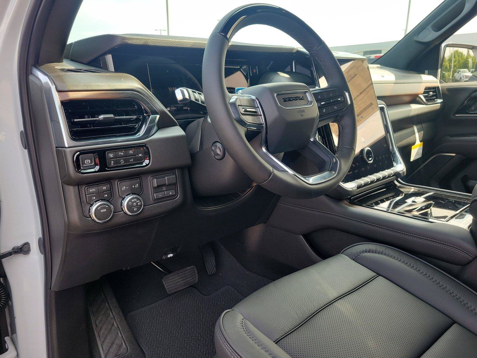 New 2026 GMC Yukon Denali w/ Advanced Technology Package AWD/4WD image 18