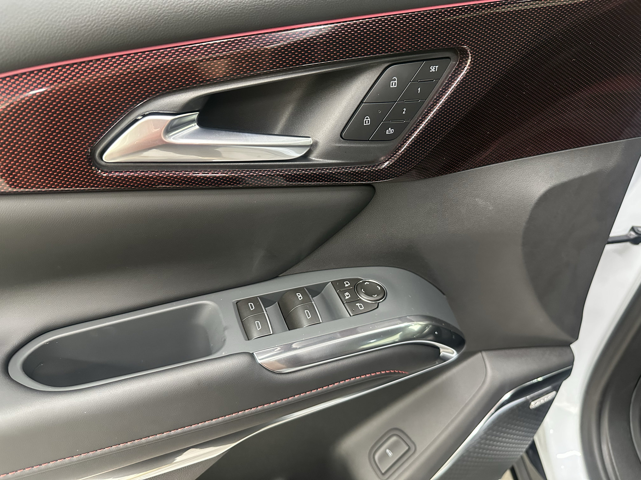 New 2027 Chevrolet Traverse RS w/ LPO, Floor Liner Package AWD/4WD image 29