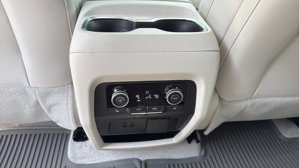 Used 2026 Buick Enclave Avenir w/ Super Cruise Package AWD/4WD image 25