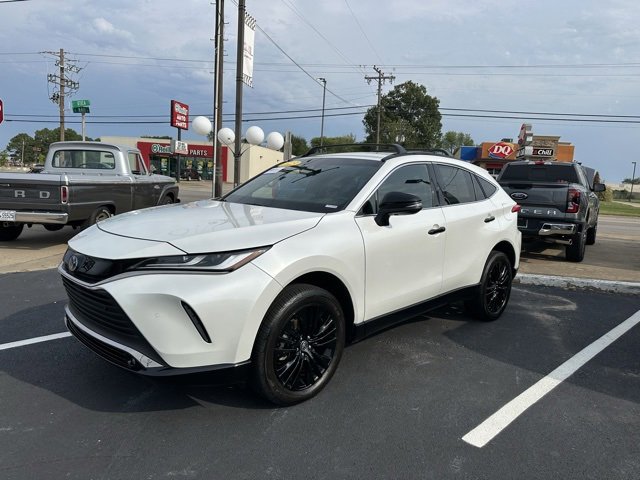 Used 2023 Toyota Venza Nightshade image 2
