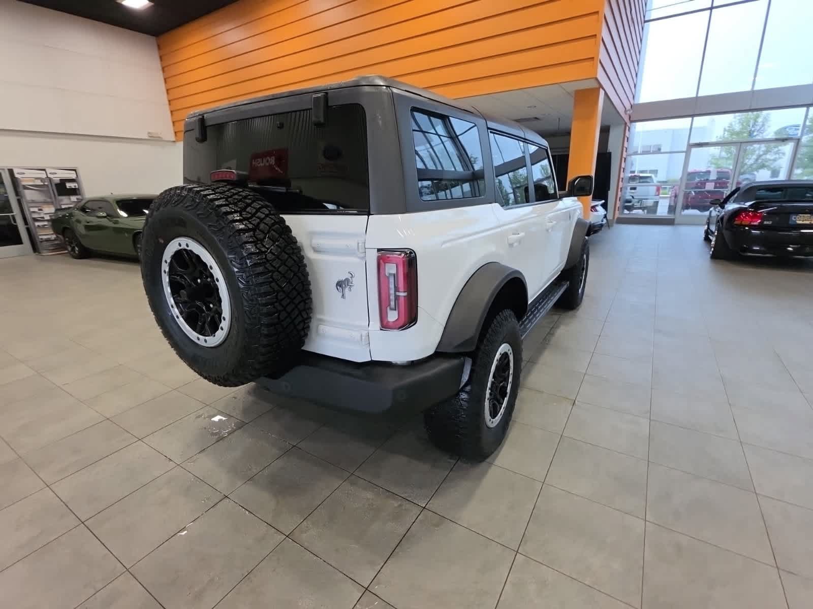 Used 2024 Ford Bronco Outer Banks w/ Sasquatch Package AWD/4WD image 10