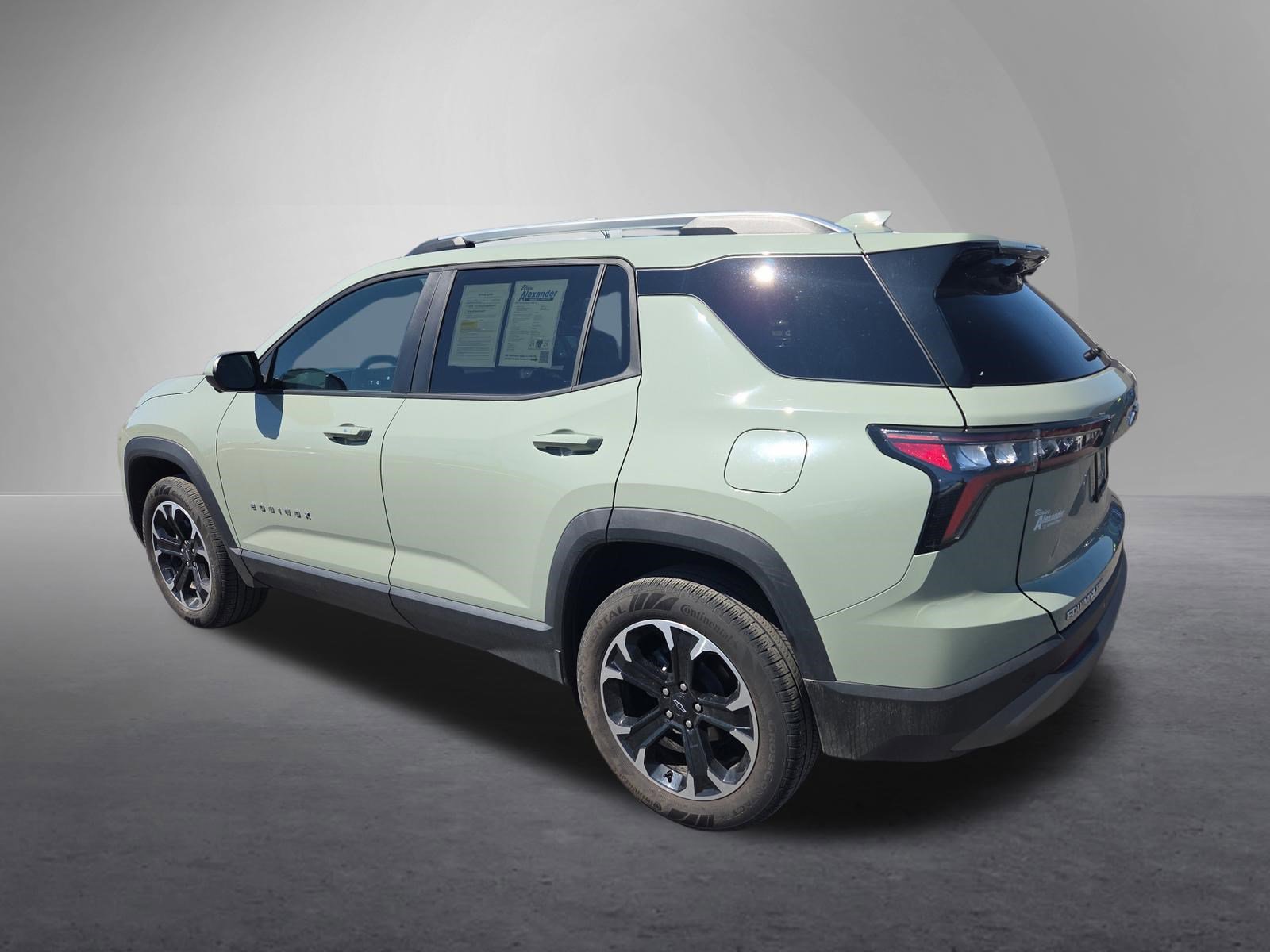 Used 2025 Chevrolet Equinox LT w/ Convenience Package II image 6