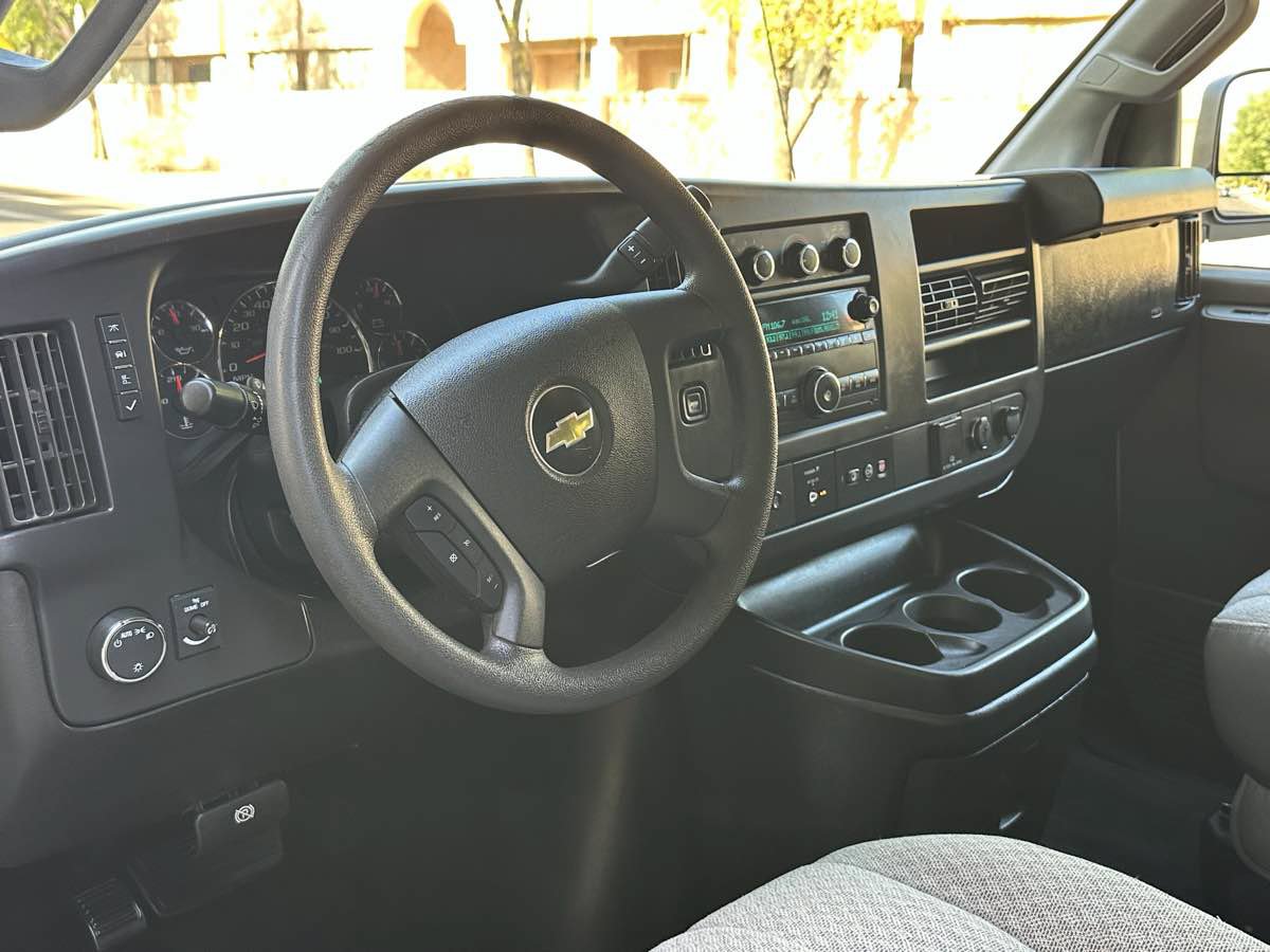 Used 2018 Chevrolet Express 3500 LT w/ LT Preferred Equipment Group RWD image 11