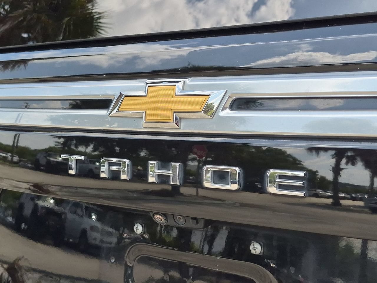 Certified 2023 Chevrolet Tahoe High Country w/ Advanced Technology Package AWD/4WD image 5