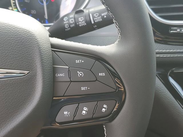 New 2026 Chrysler Pacifica Limited w/ S Appearance Package image 10