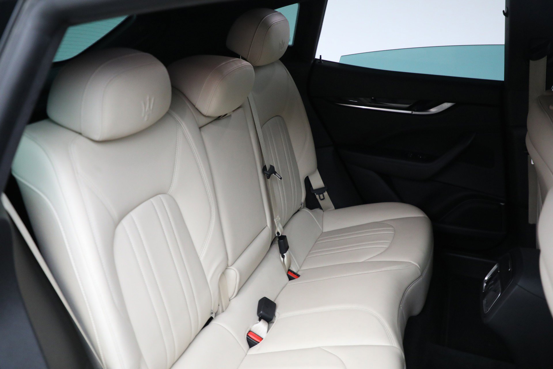 Used 2019 Maserati Levante image 19