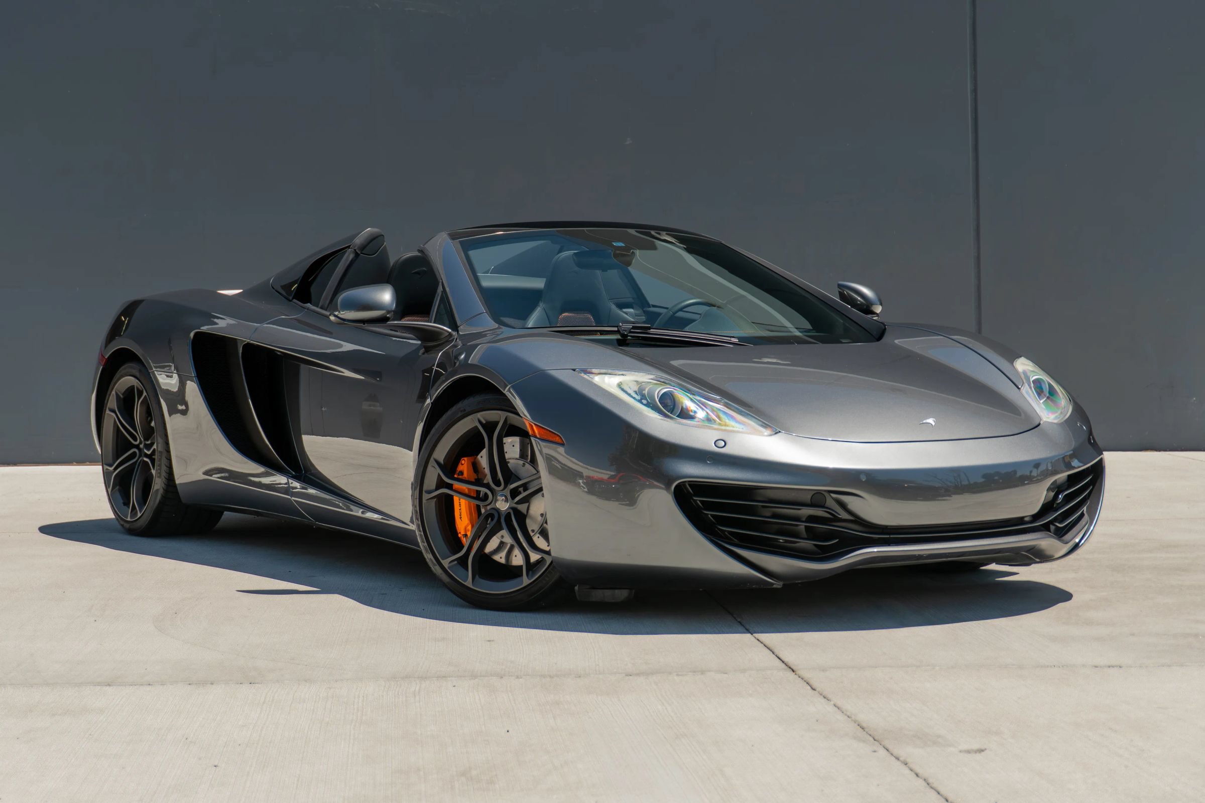 Used 2014 McLaren MP4-12C Spider RWD image 8
