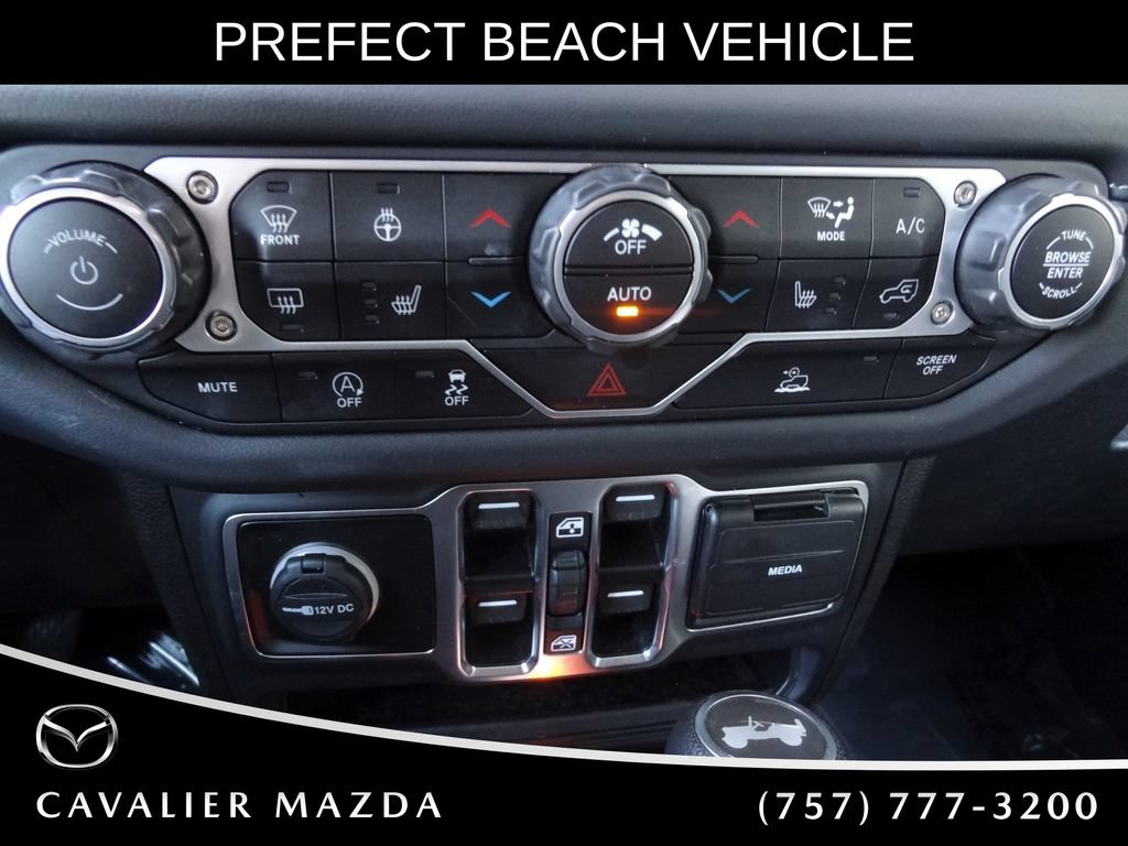 Used 2025 Jeep Wrangler Unlimited Sahara AWD/4WD image 28