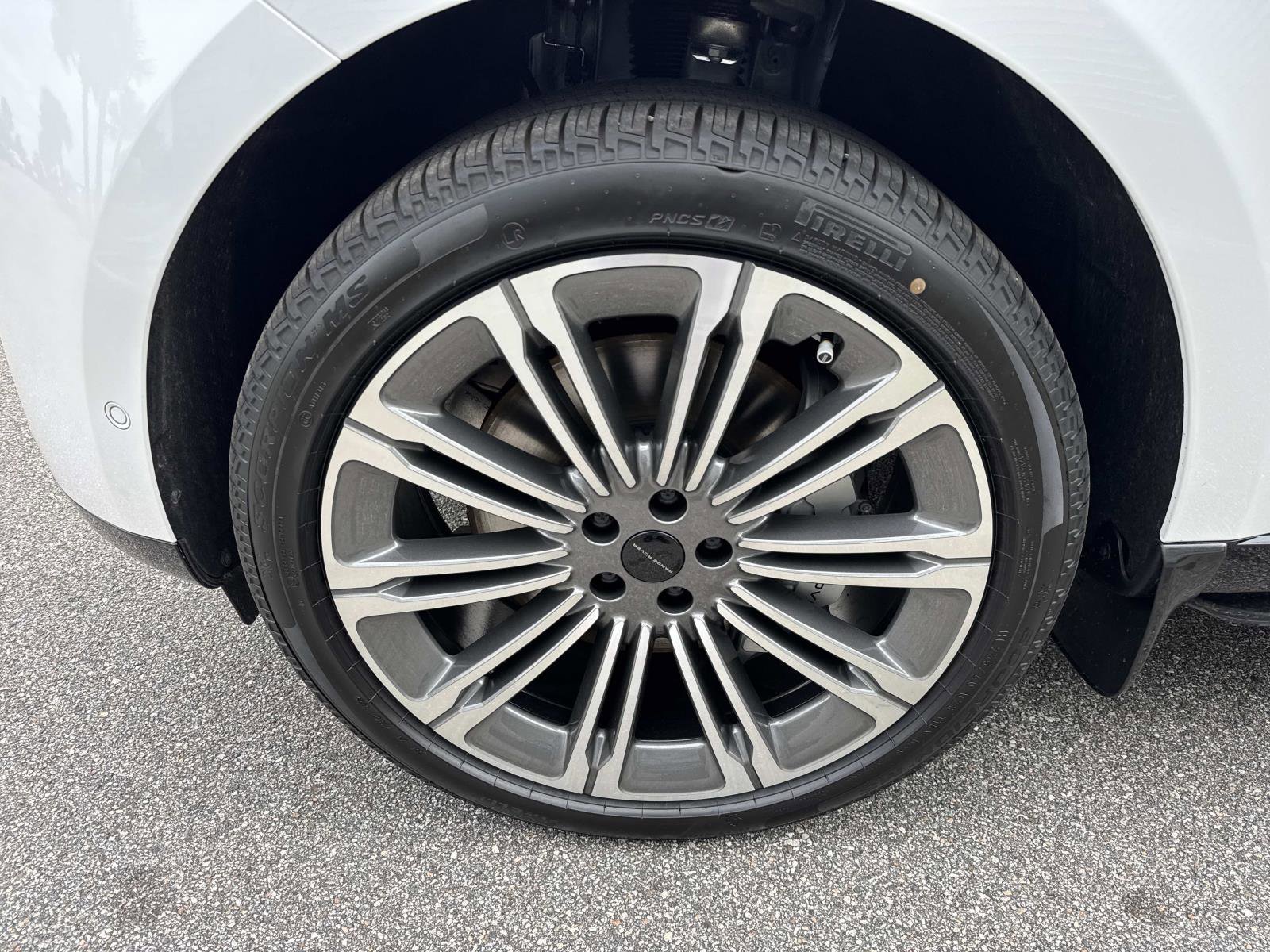 New 2026 Land Rover Range Rover SE image 10