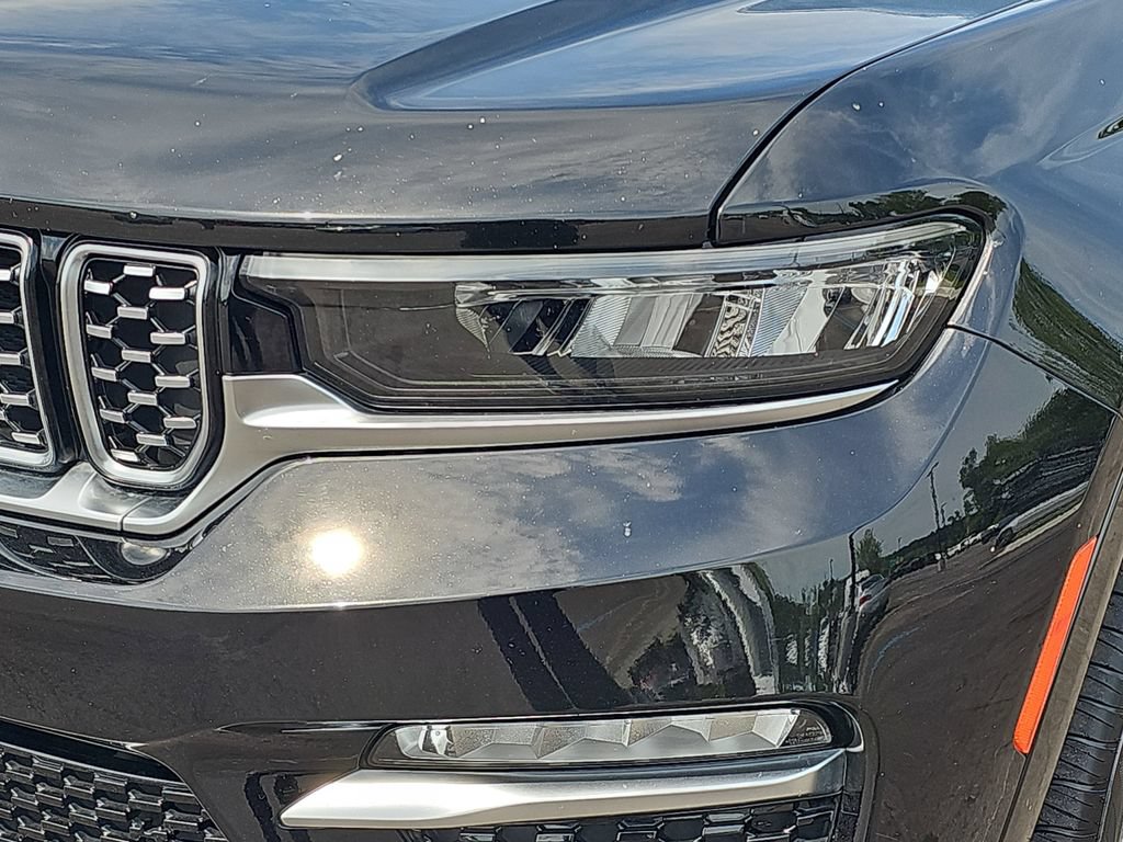 Used 2022 Jeep Grand Cherokee Summit w/ Luxury Tech Group V AWD/4WD image 34