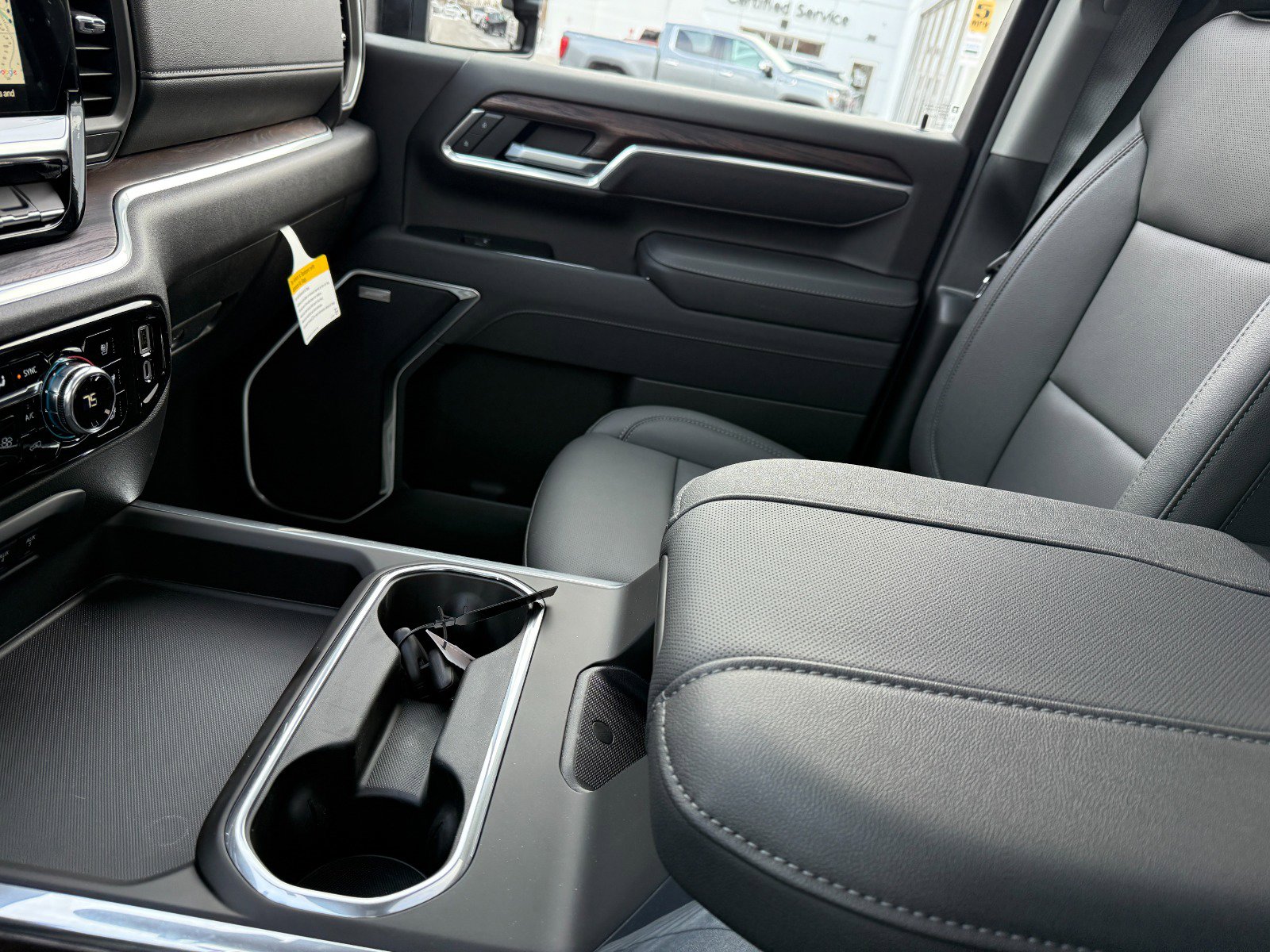 New 2026 GMC Sierra 2500 SLT w/ SLT Convenience Package image 33