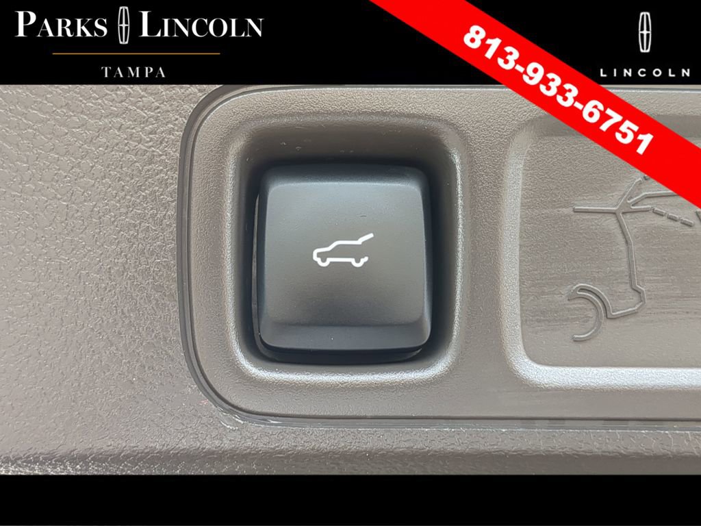 Certified 2024 Lincoln Navigator Premiere image 9