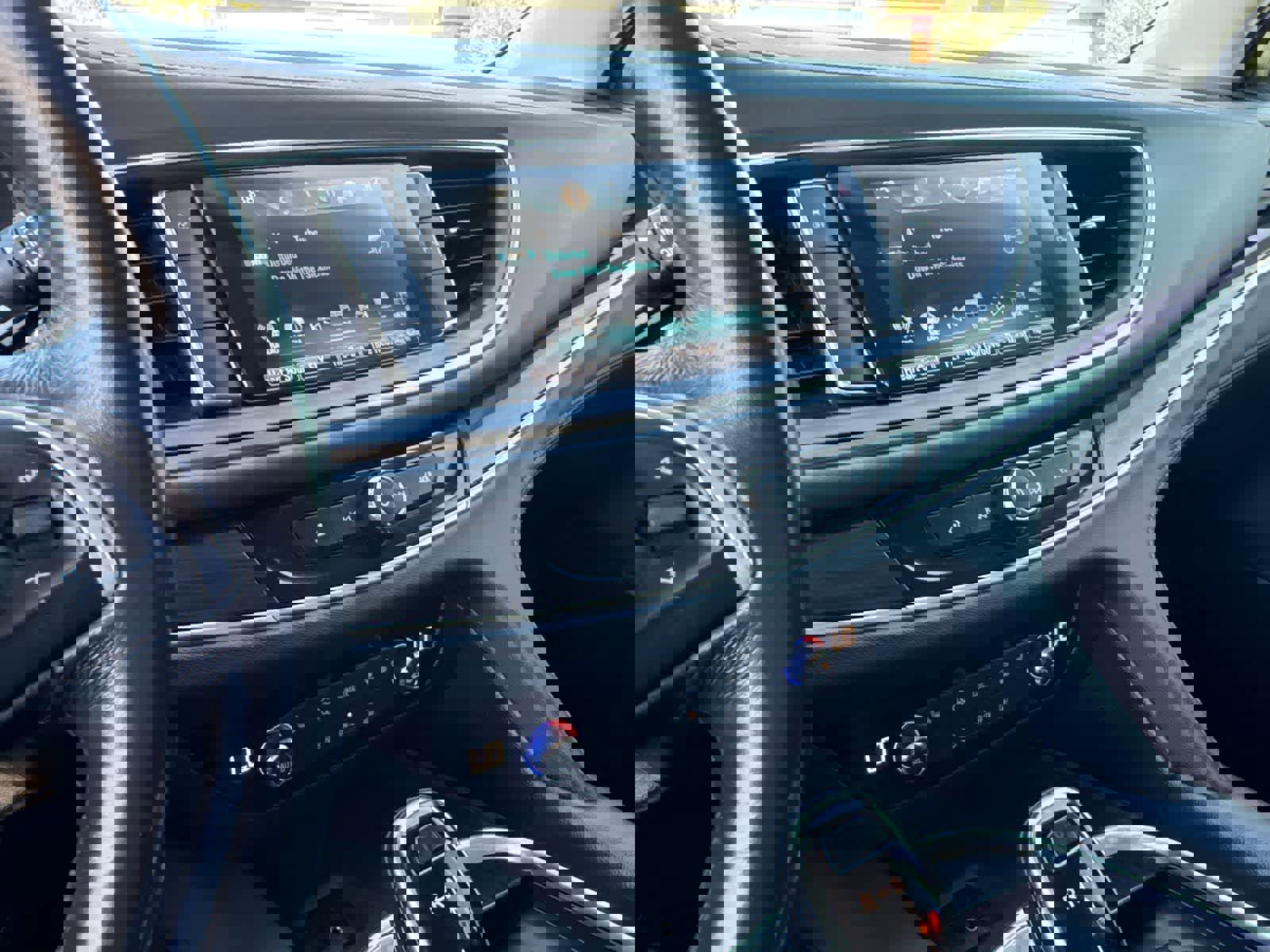 Used 2019 Buick Enclave Essence image 15