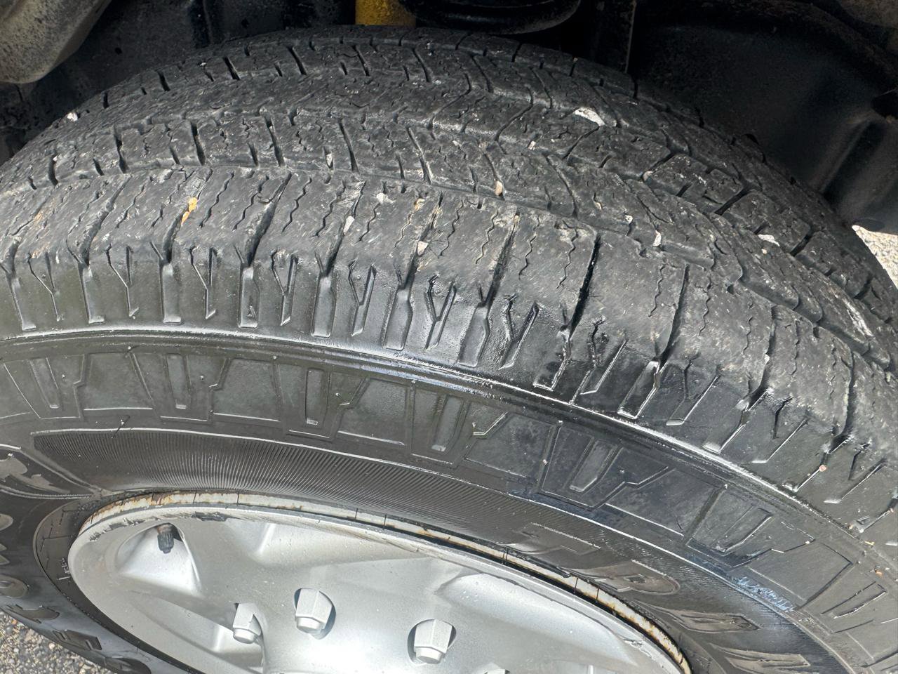 Used 2013 Ford E-350 and Econoline 350 XLT RWD image 7